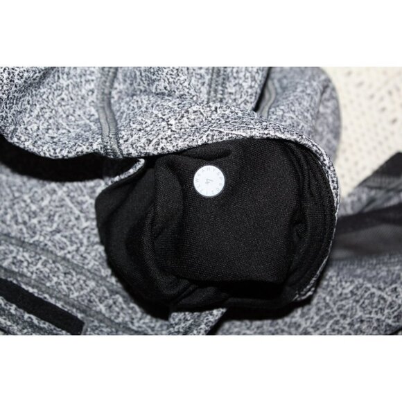 LULULEMON train times Black and white Speckled Mesh details Crop Leggings Size 4 - Picture 11 of 12